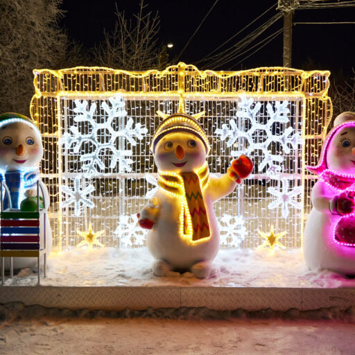 Композиция снеговички